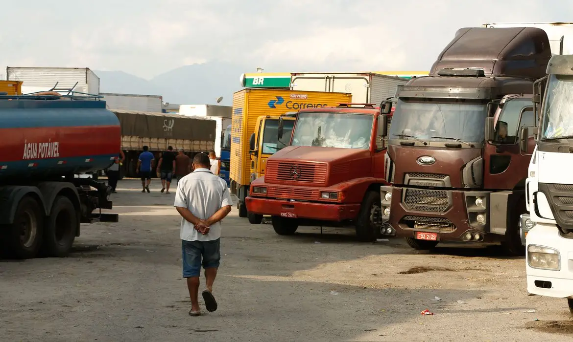 Imagem da notícia: Saiba como vai funcionar a linha de crédito para caminhoneiros da Caixa