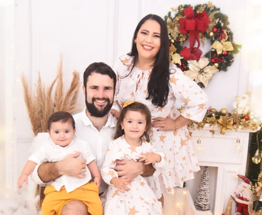 Família em foto de Natal