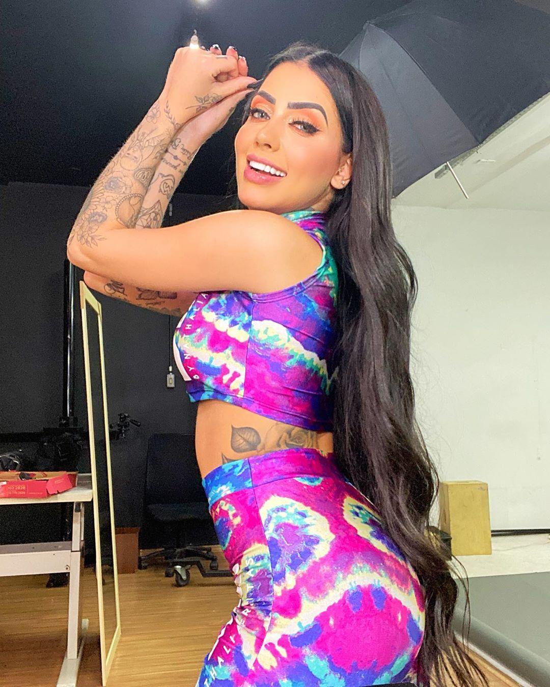 MC Mirella revela estado de saúde após ser internada com crise de ansiedade  - É Hit - Diário do Nordeste