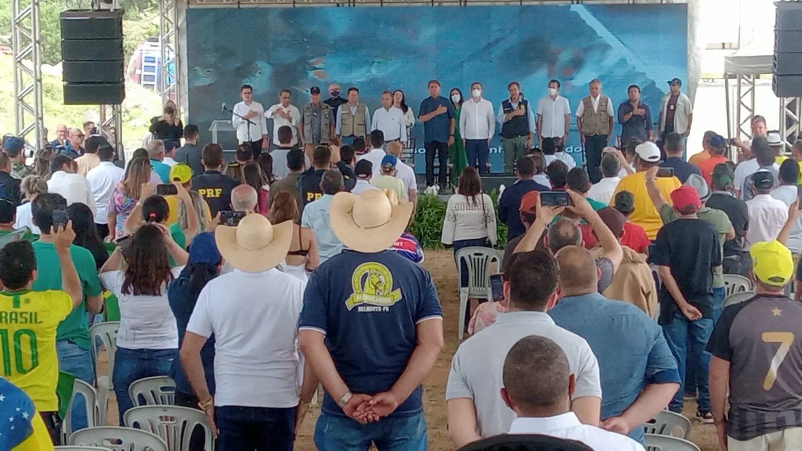 Bolsonaro em Jati, no palco