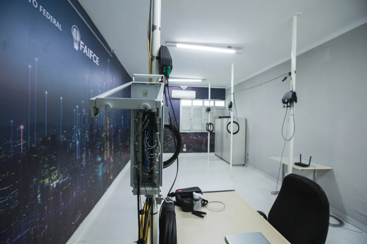 No laboratório, alunos vão poder aprender mais sobre o 5G e fibra ótica