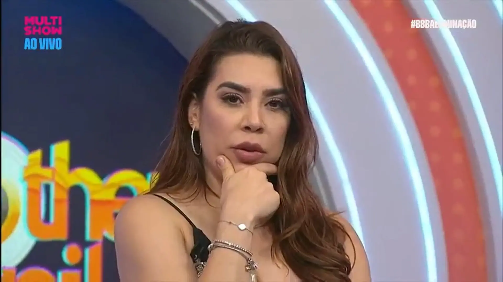 Imagem da notícia: Naiara Azevedo brinca e faz eliminação coletiva do BBB 22
