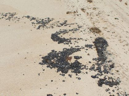 As manchas de óleo foram vistas inicialmente no dia 25 de janeiro na Praia de Canoa Quebrada, em Aracati
