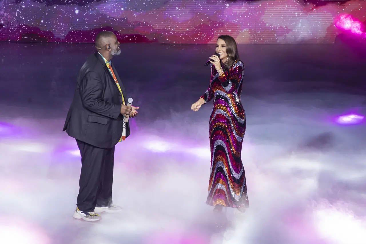 Ivete Sangalo canta com Péricles no The Masked Singer Brasil