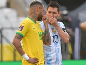 Neymar e Messi conversam em jogo entre Brasil x Argentina