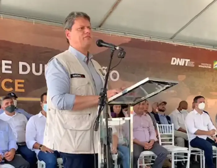 Ministro Tarcísio Gomes de Freitas em evento no Ceará