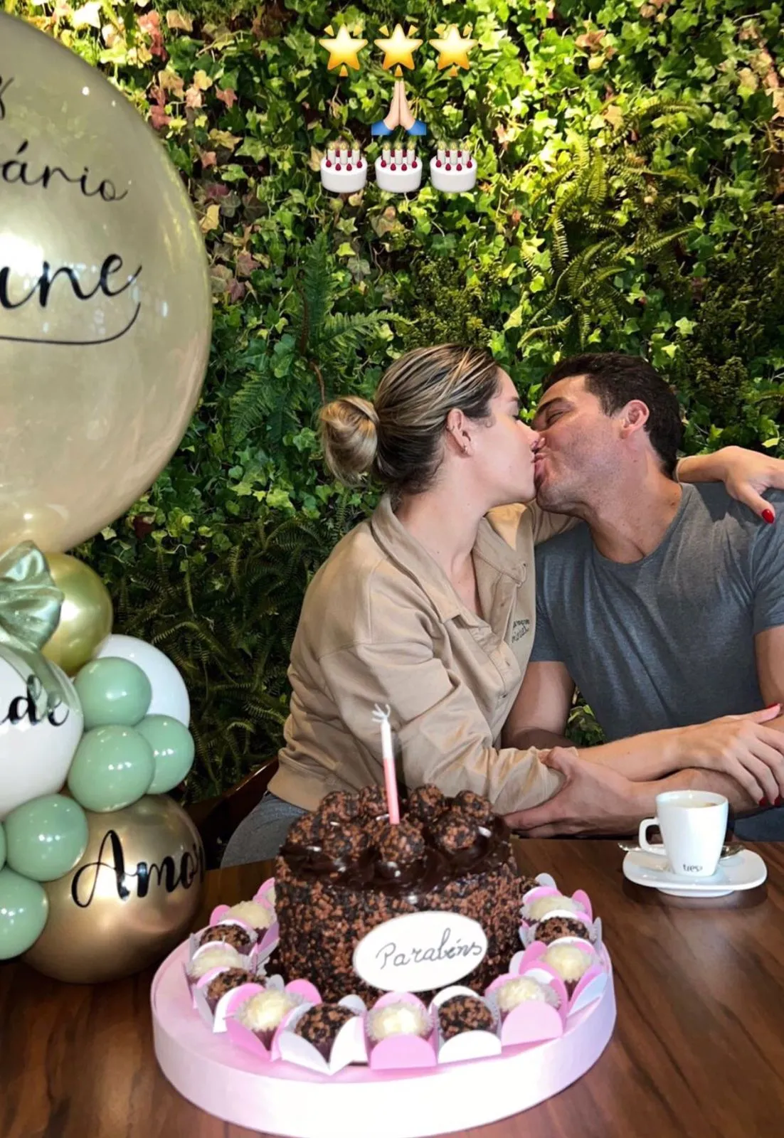 Safadão surpreende a esposa em aniversário