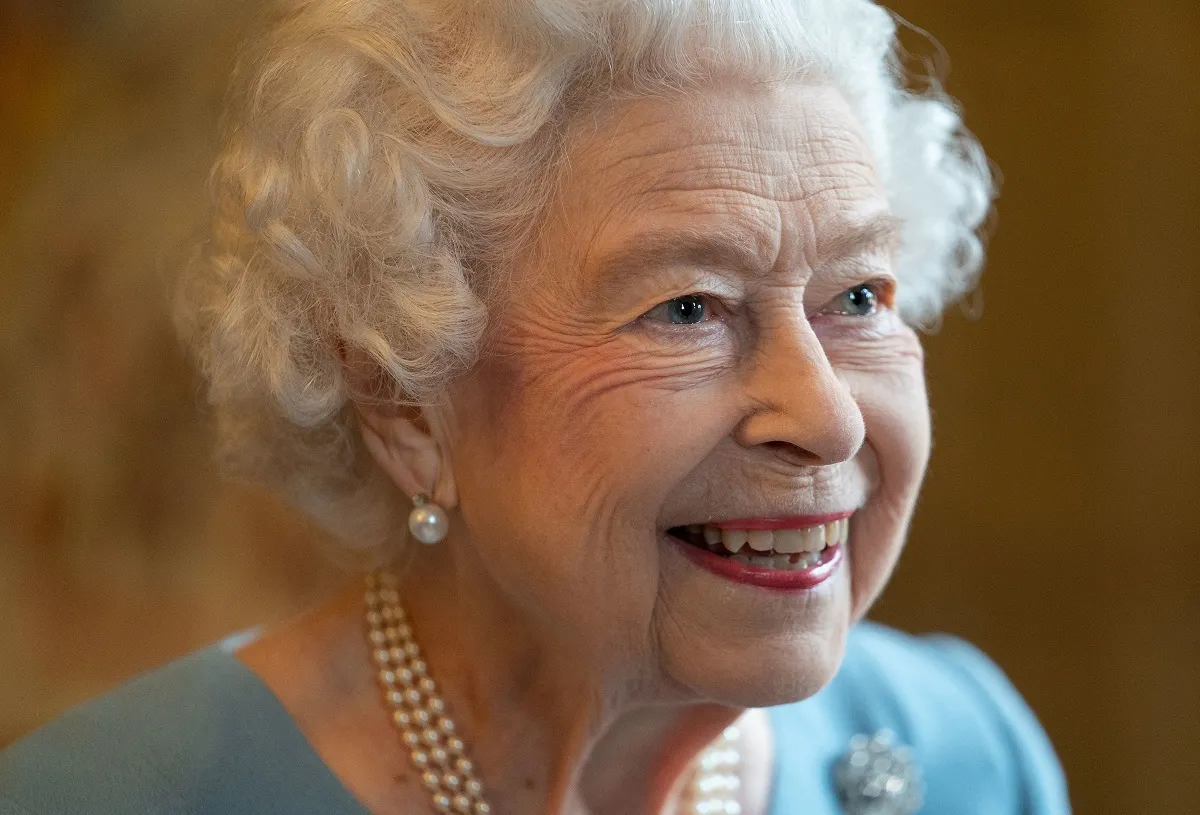 Elizabeth teve contato com seu filho, o príncipe Charles, dois dias antes de ele testar positivo para o coronavírus
