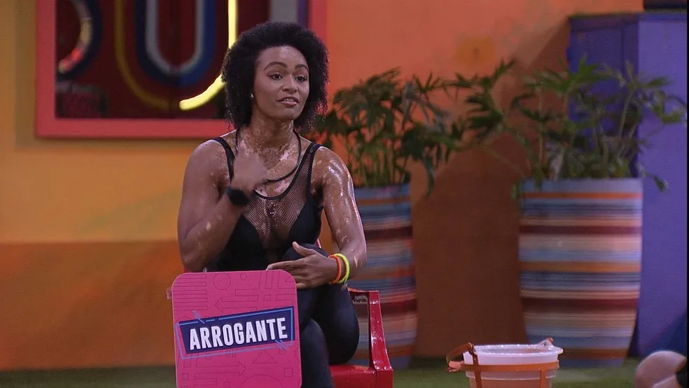Natália recebeu mais baldes de água suja na dinâmica