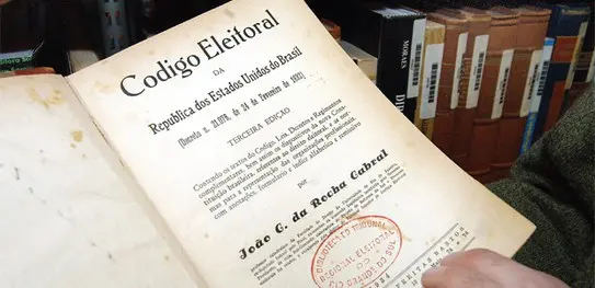A versão impressa do Código Eleitoral decretado em 1932.