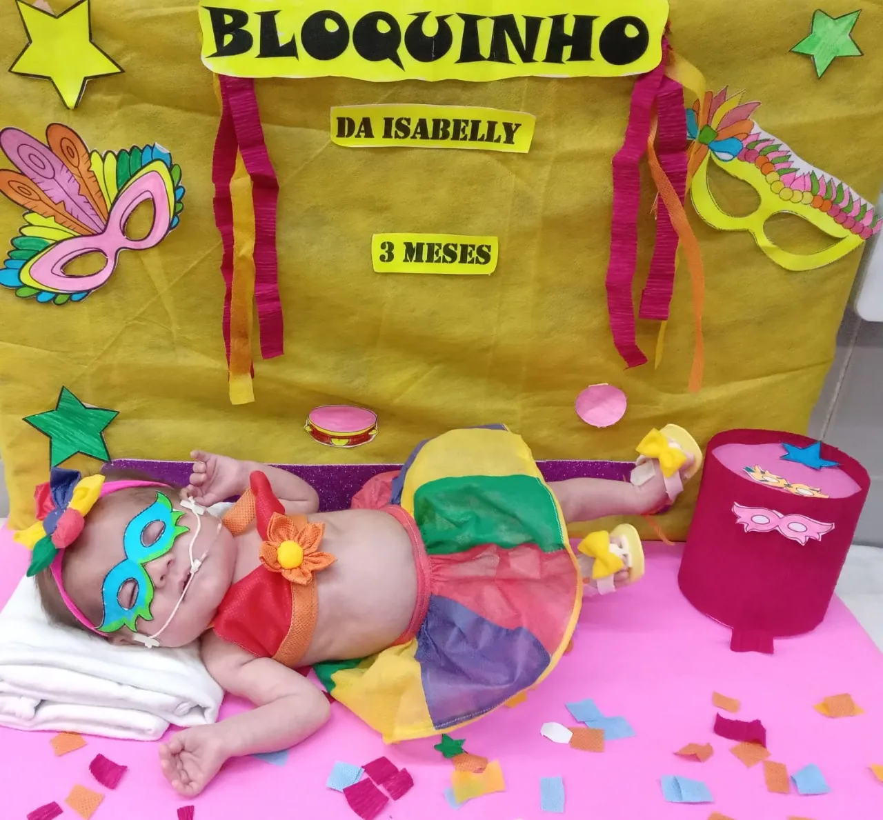 Bebês internados em UTI Neonatal comemoram mesversários