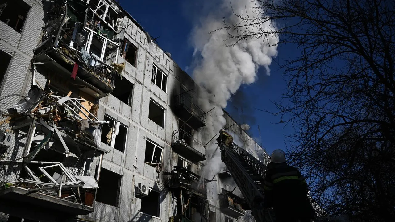 Bombardeios atingiram prédios na Ucrânia