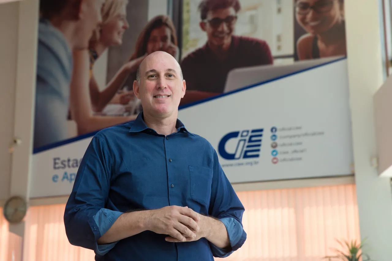 Investimentos nos estagiários, de acordo com Alessandro, são fundamentais para as empresas