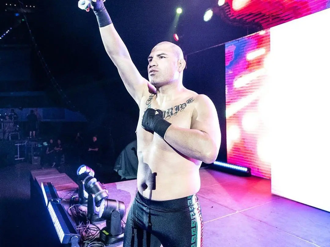 Imagem da notícia Ex-campeão do UFC, Cain Velásquez é preso após envolvimento em tiroteio