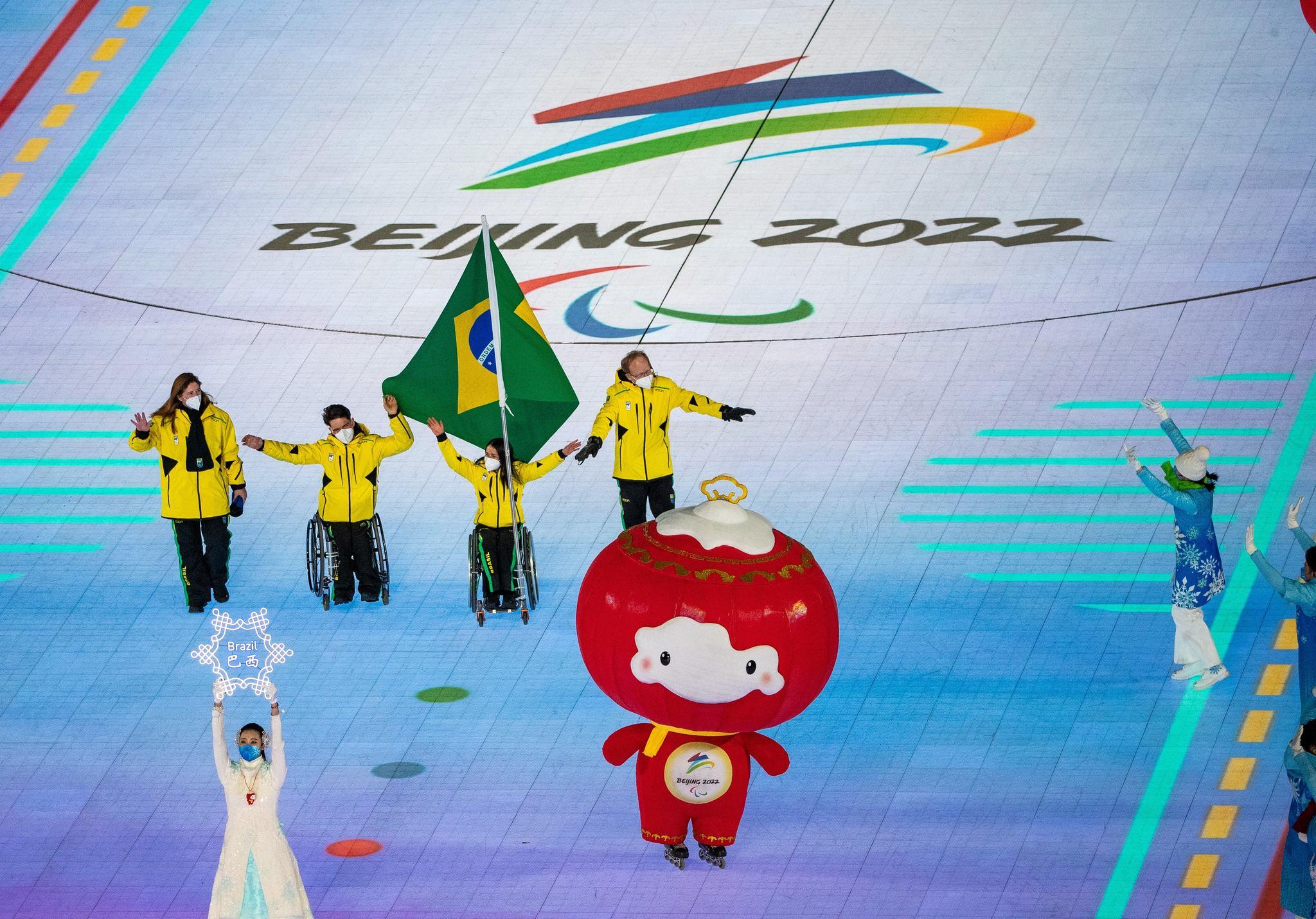 Google celebra início dos jogos paralímpicos de inverno em doodle 