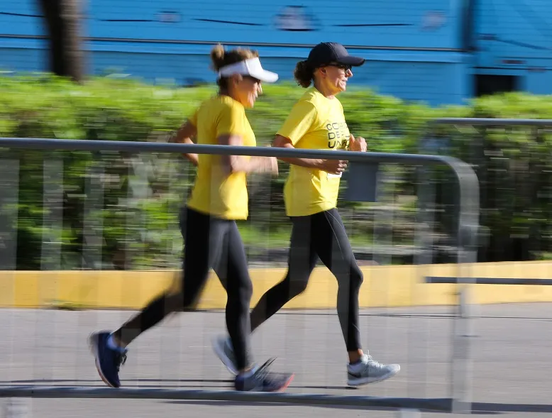 Seja por gênero, faixa etária, ou classes sociais, a diversidade de público é grande entre os que buscam na corrida um novo estilo de vida