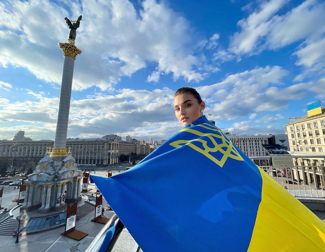 foto da ex-miss ucrânia Veronika Didusenko em Kiev