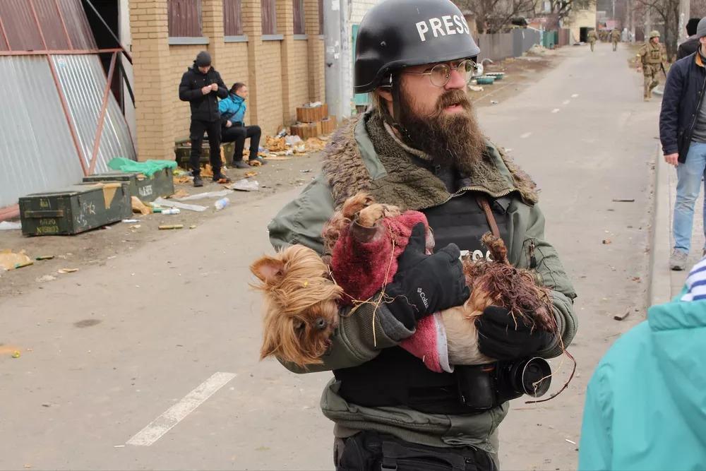 foto do cachorro de Sergii Perebeinis que morreu em bombardeio de ataque russo