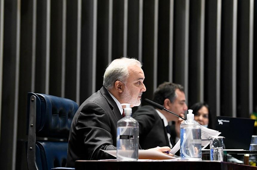 Jean Paul Prates (PT-RN) durante sessão no Senado.