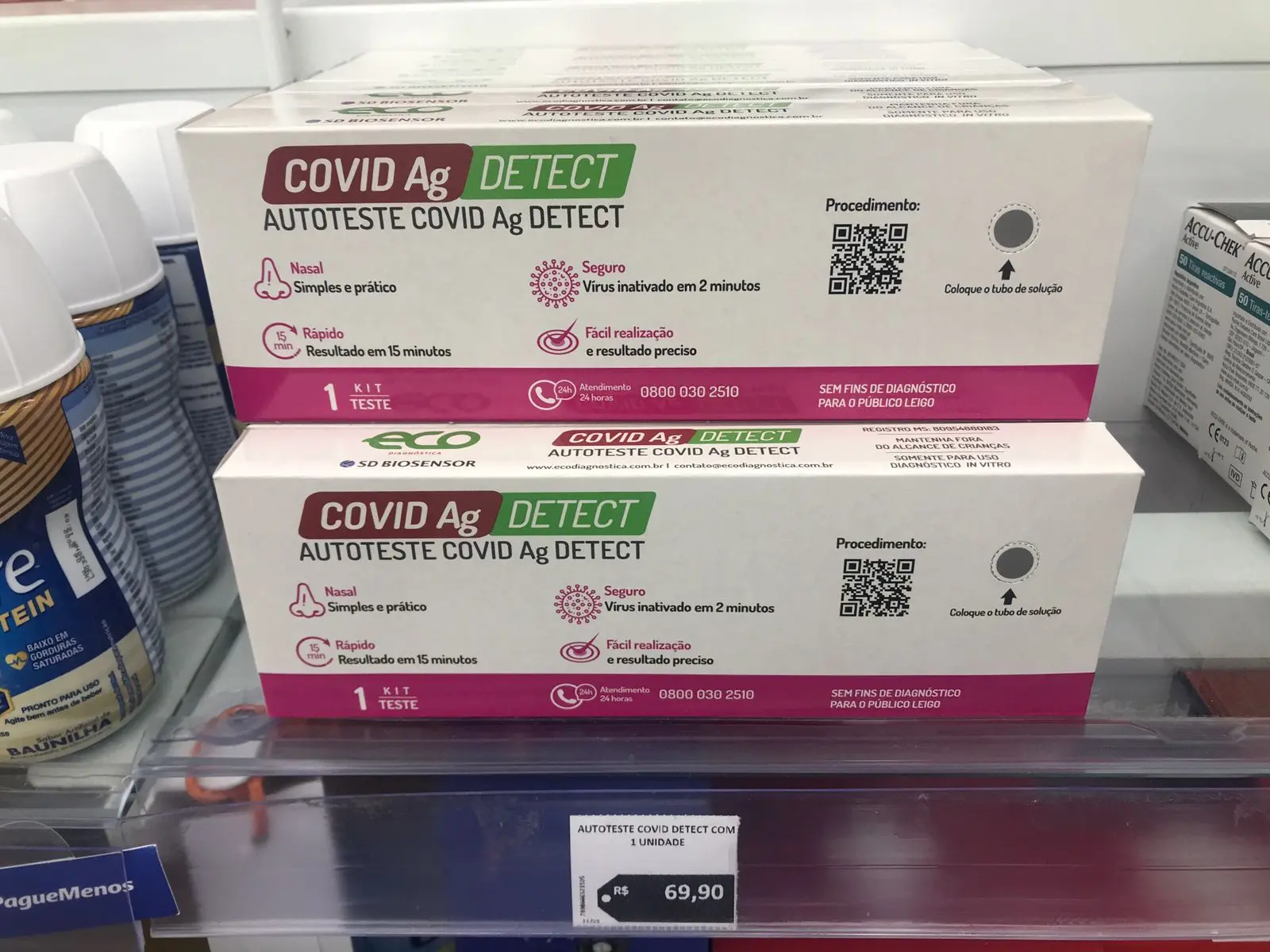 Autoteste de Covid em farmácia de Fortaleza