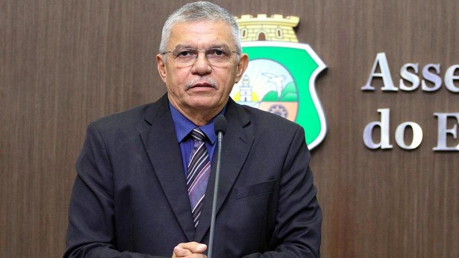 Com a saída do PTB, o deputado estadual Delegado Cavalcante deve procurar outra sigla para disputar as eleições neste ano
