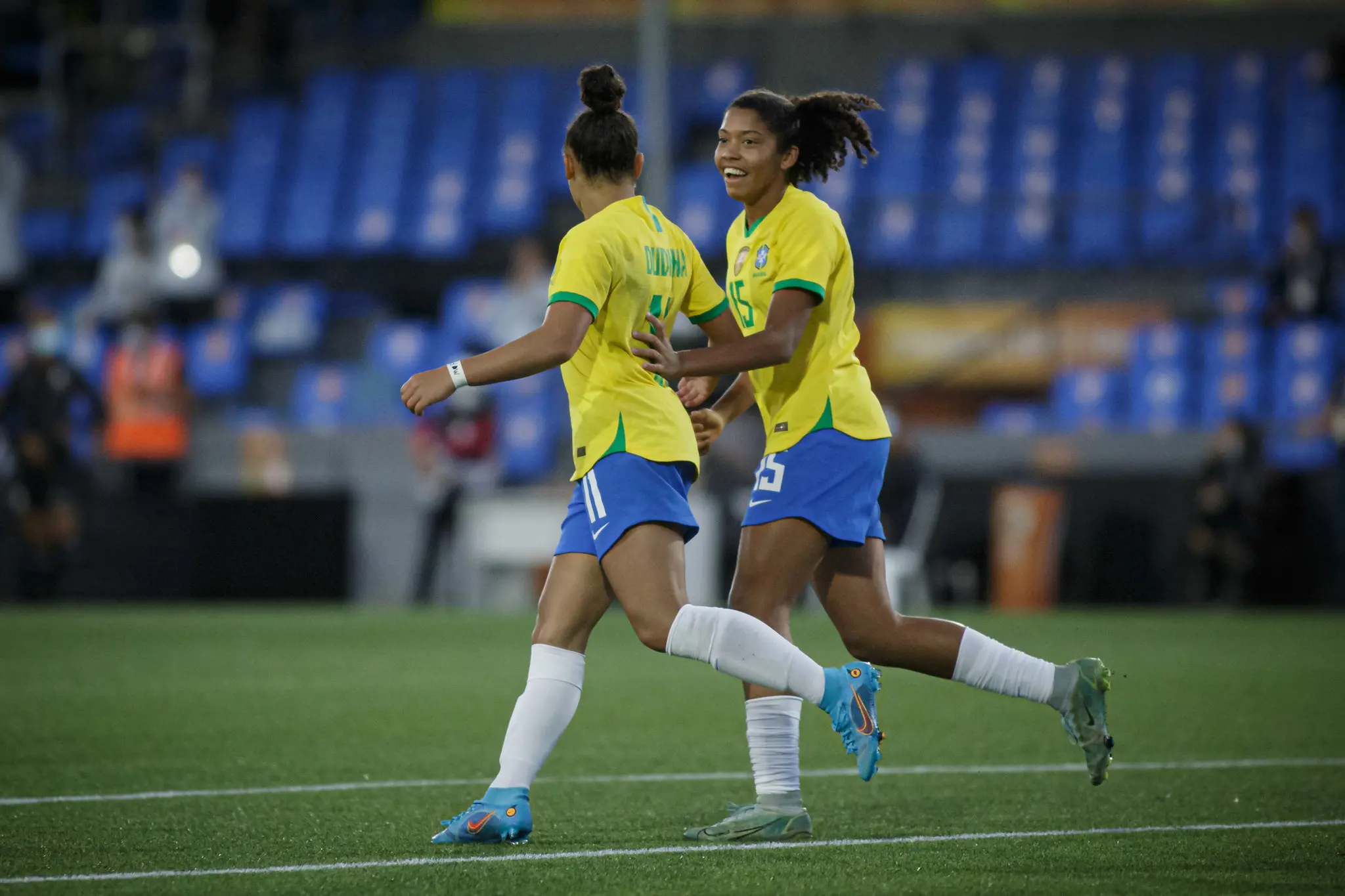 Imagem da notícia: Volante do Fortaleza, cearense Rebeca Costa marca na vitória da Seleção Brasileira Sub-17; veja gol