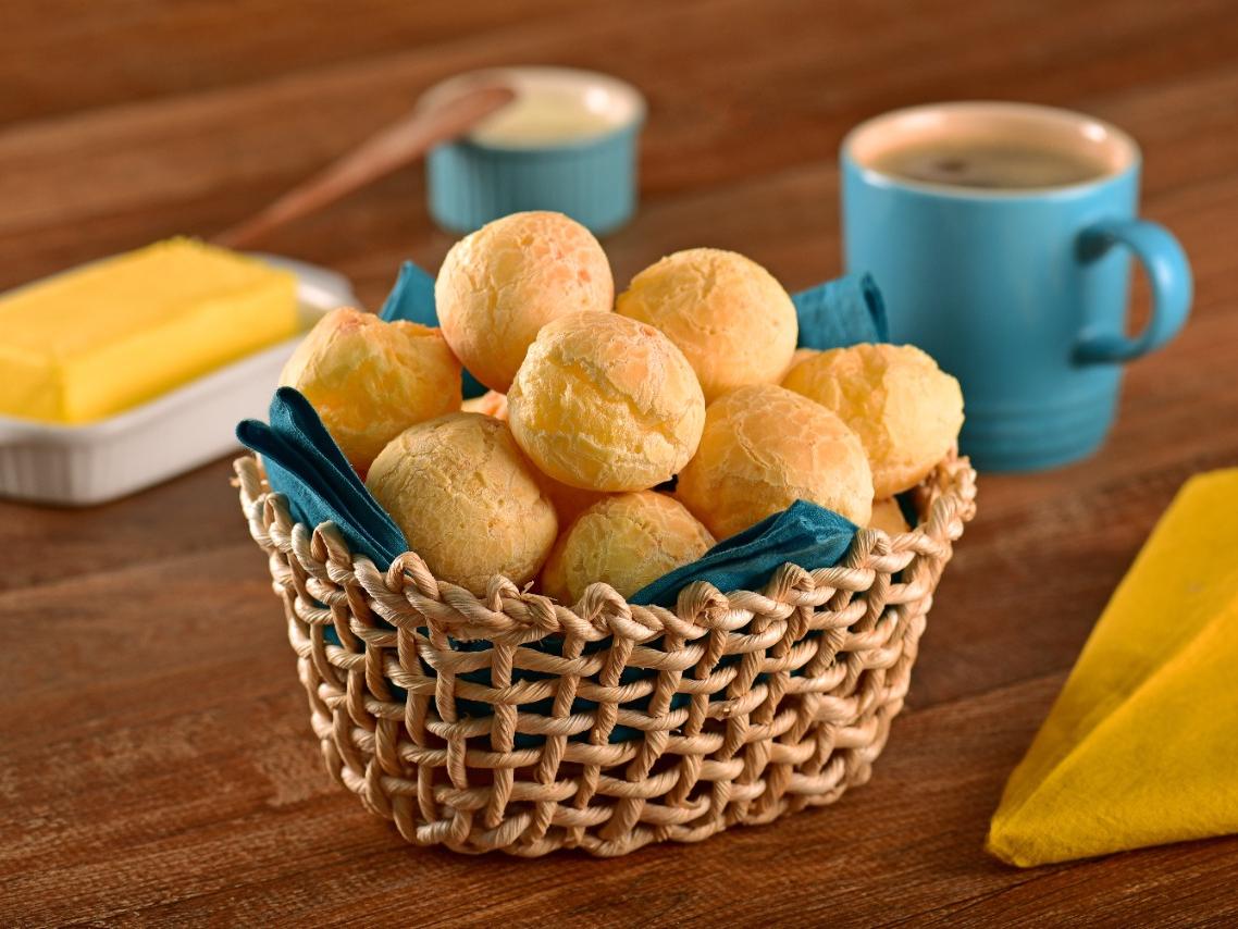 Novo café de Cuiabá tem pão de queijo com carne na lata, queijo abençoado  pelo Papa e doce de leite direto de MG :: Olhar Conceito