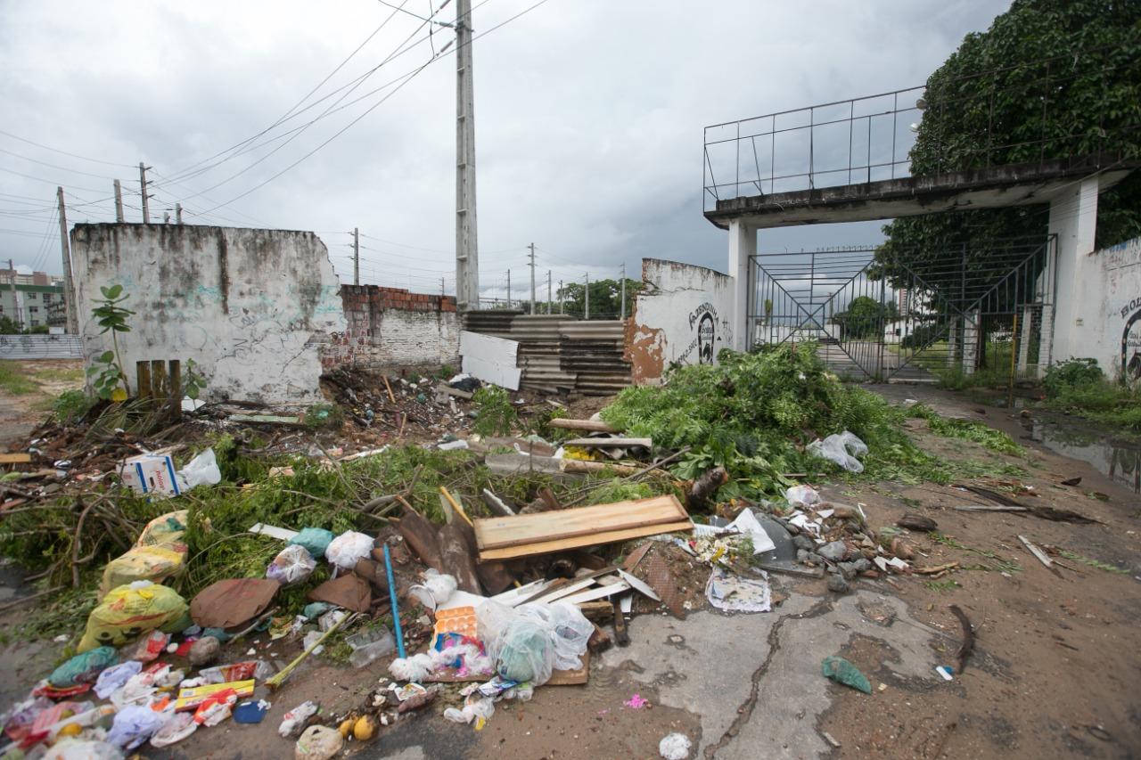 Terreno da Expoece está abandonado