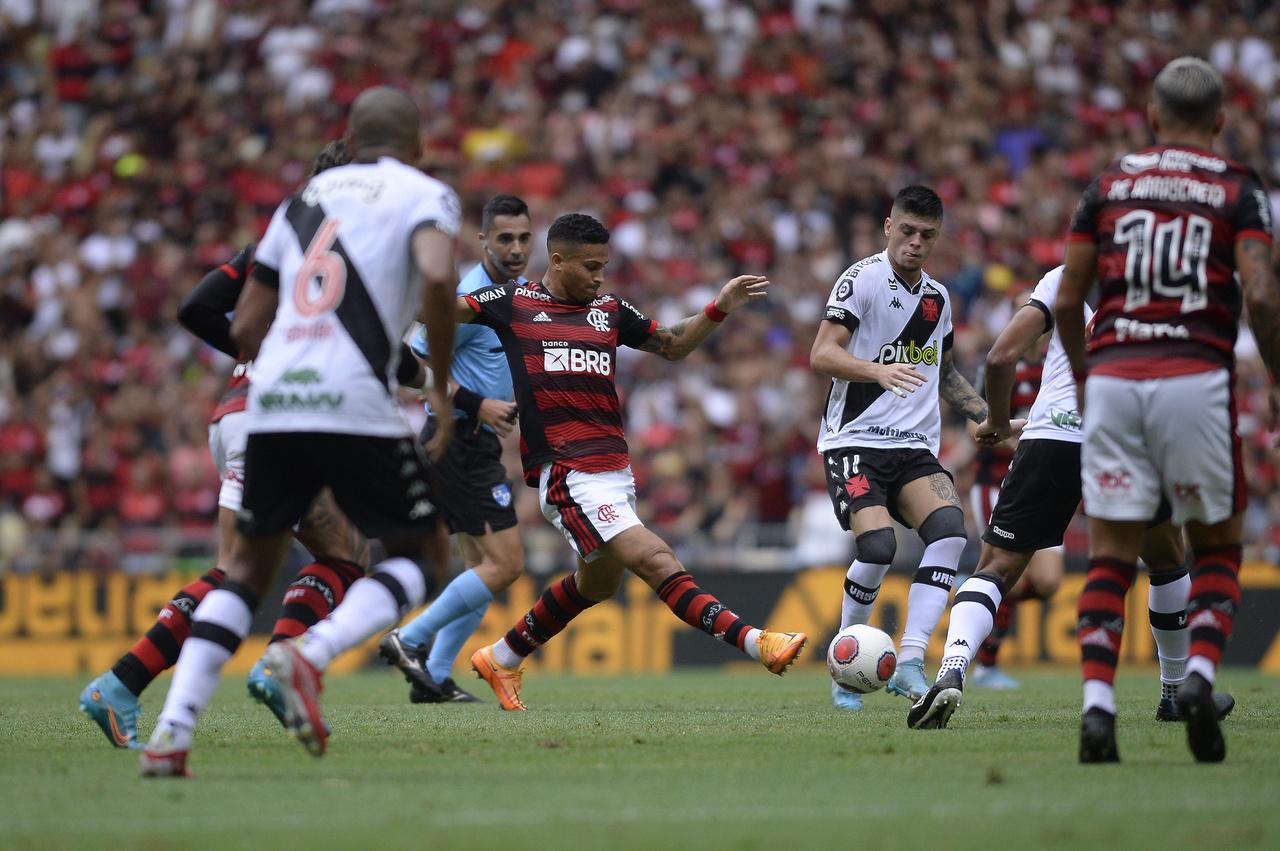 Flamengo derrota Vasco novamente e buscará o inédito