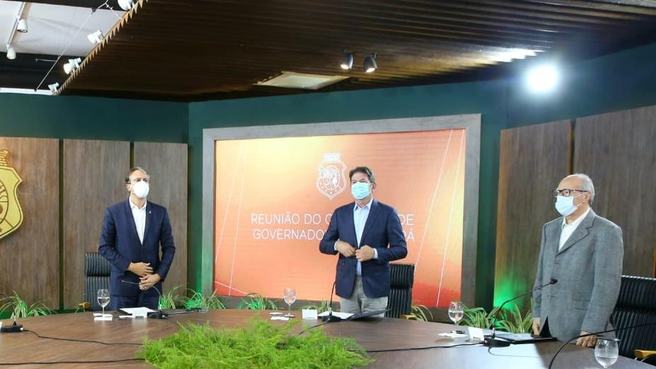 Camilo Santana, Cid Gomes e Lúcio Alcântara em reunião do Conselho de Governadores