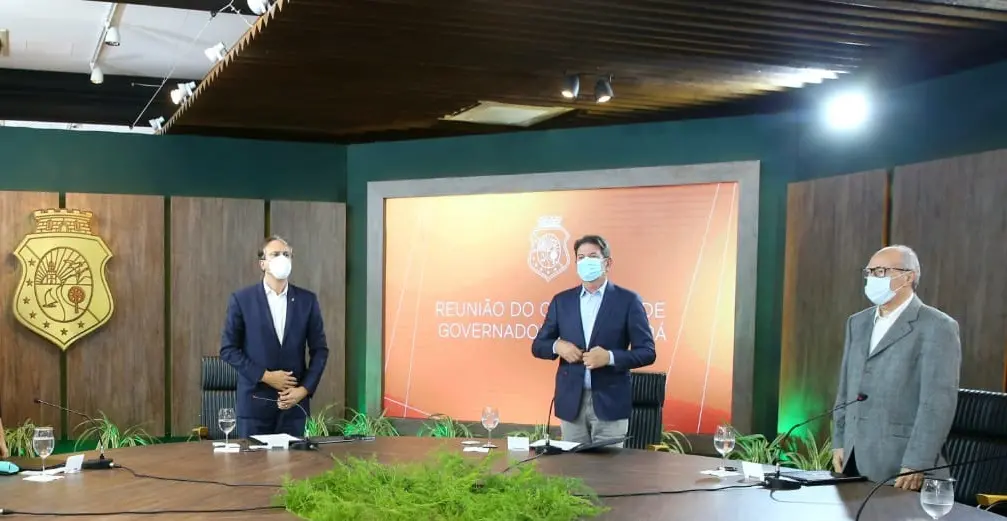 Camilo Santana, Cid Gomes e Lúcio Alcântara em reunião do Conselho de Governadores