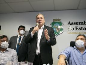 Tasso Jereissati em discurso no evento de filiação do PSDB Ceará