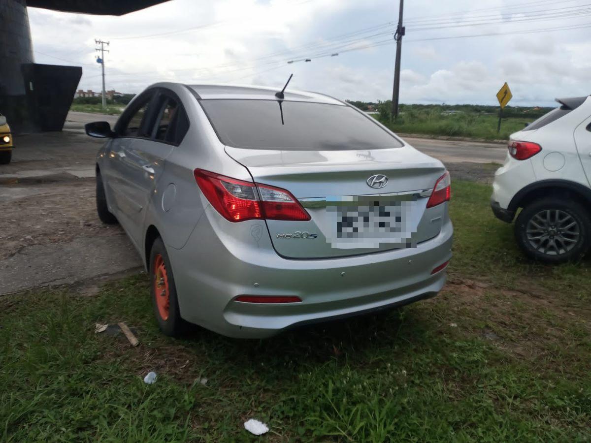 carro de bancário que forjou sequestro