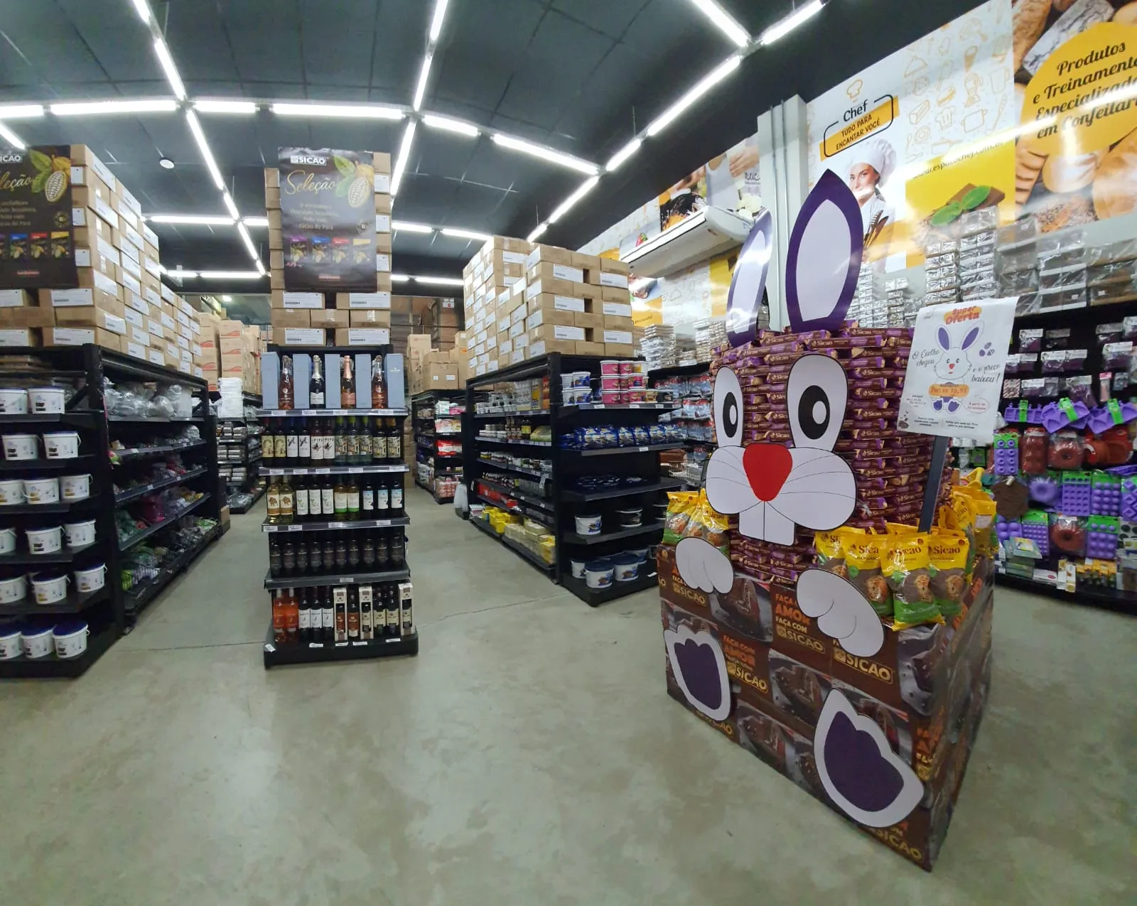 Além da loja física, os pedidos também podem ser feitos pelo delivery ou e-commerce da Espaço Chef