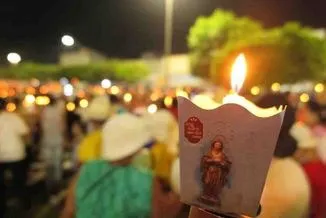 Evento celebra a fé de católicos que vem até de outros estados para participar