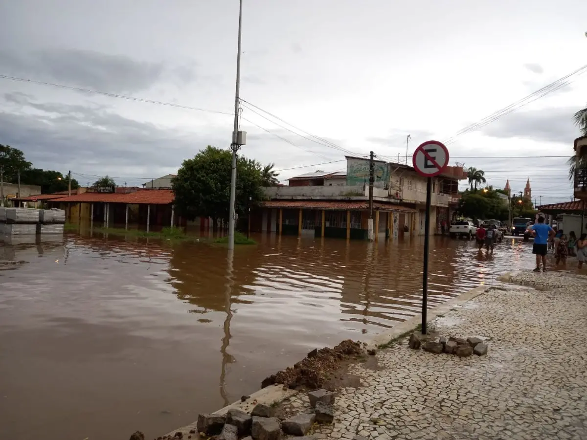chuva em lavras da mangabeira
