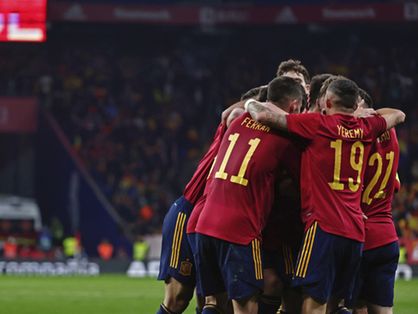 A seleção da Espanha comemora gol