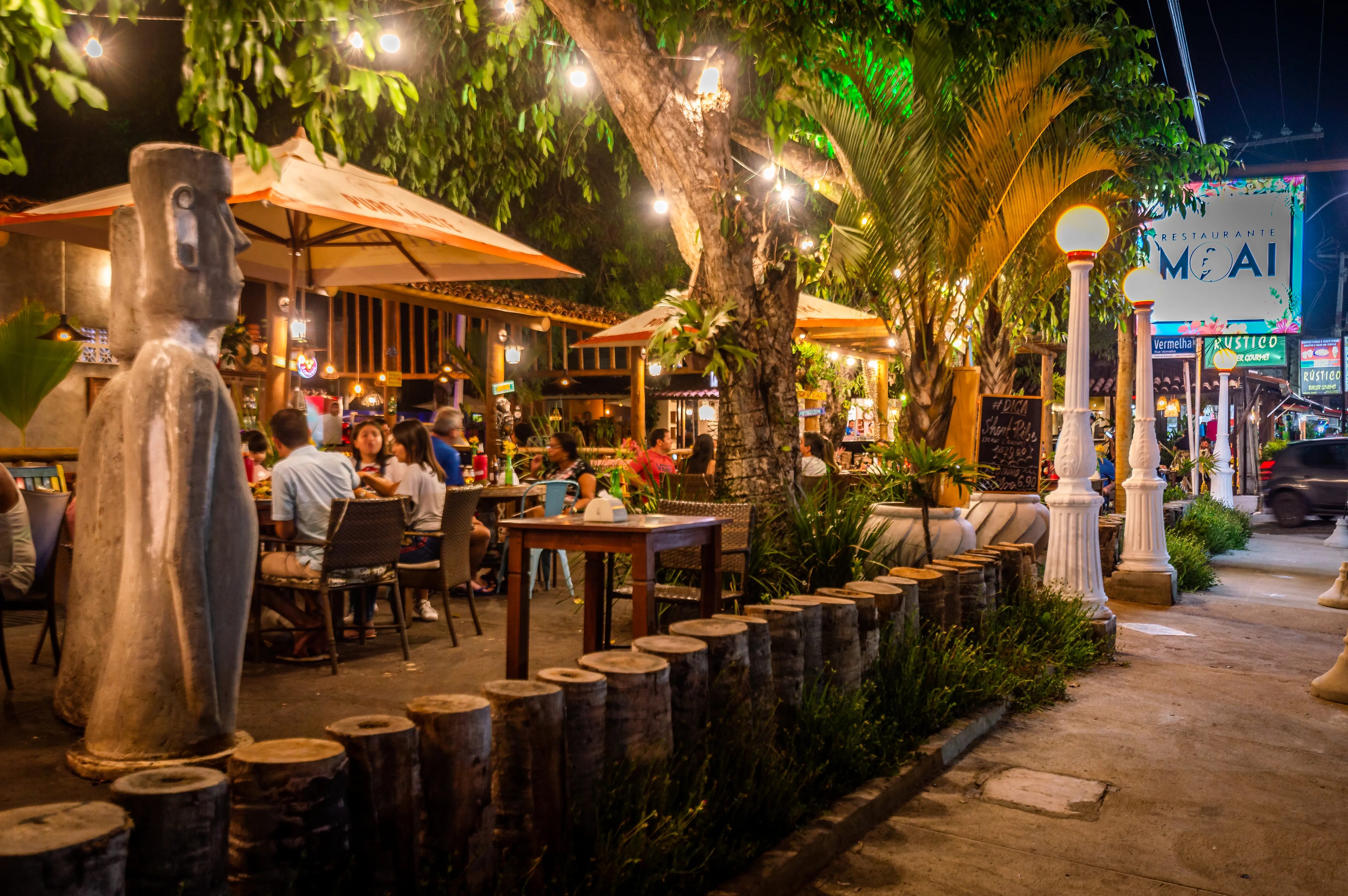 Restaurante Moai na Praia do Francês