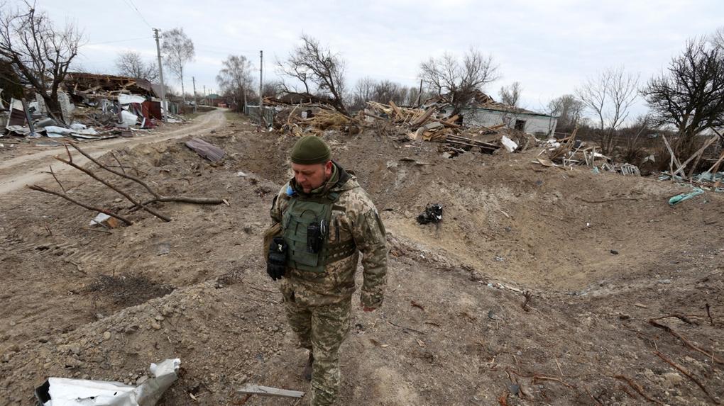 Soldado na linha de frente de Kiev