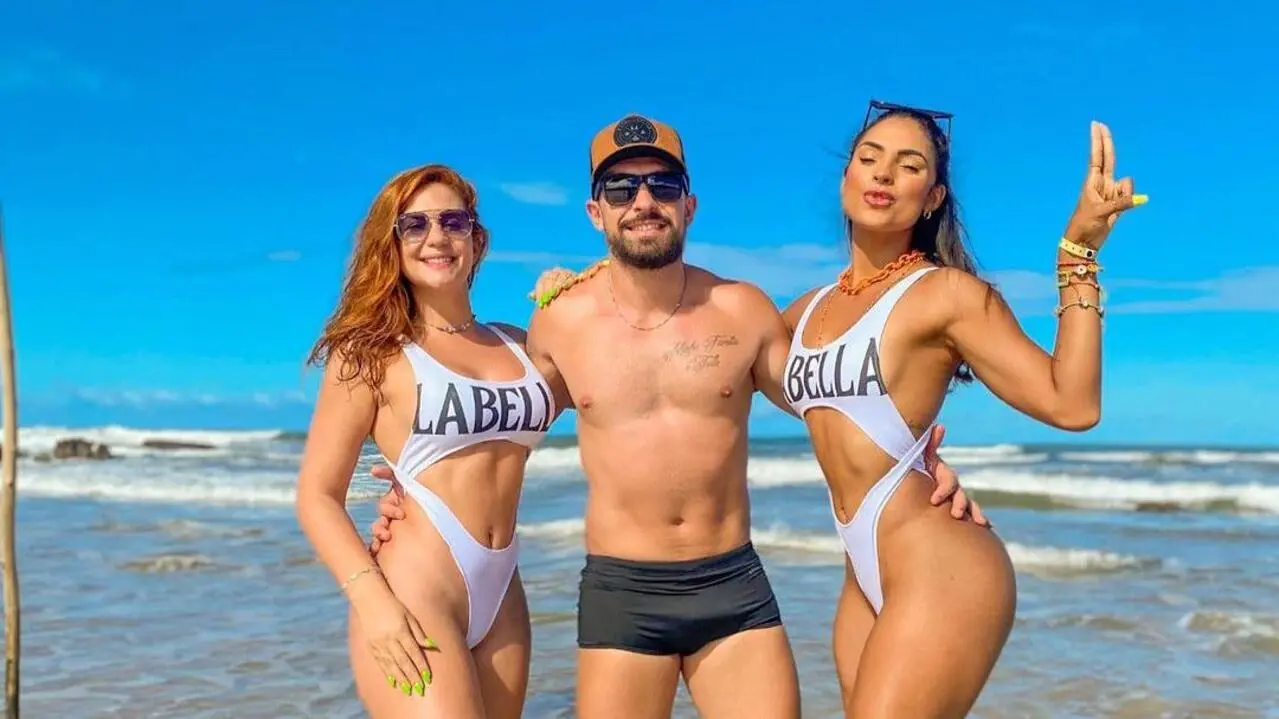 Influencer Natalia Bezerra com trisal