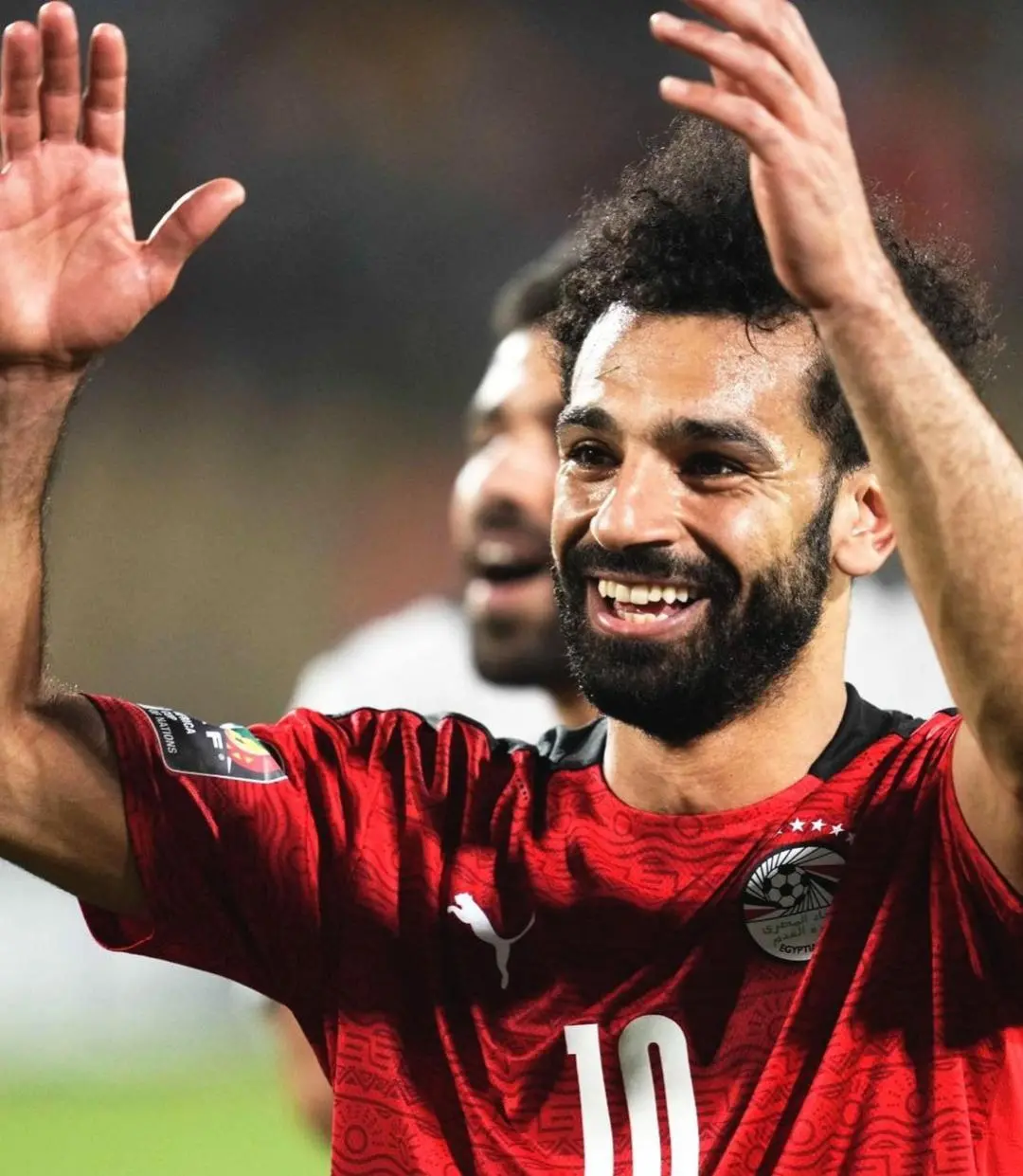 imagem mostra homem sorrindo