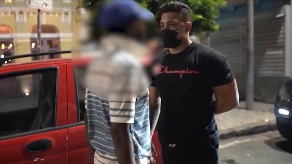 Funcionário de vereador Gabriel Monteiro pede para morador em situação de rua forjar furto