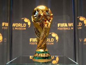 Imagem da taça da Copa do Mundo de 2022