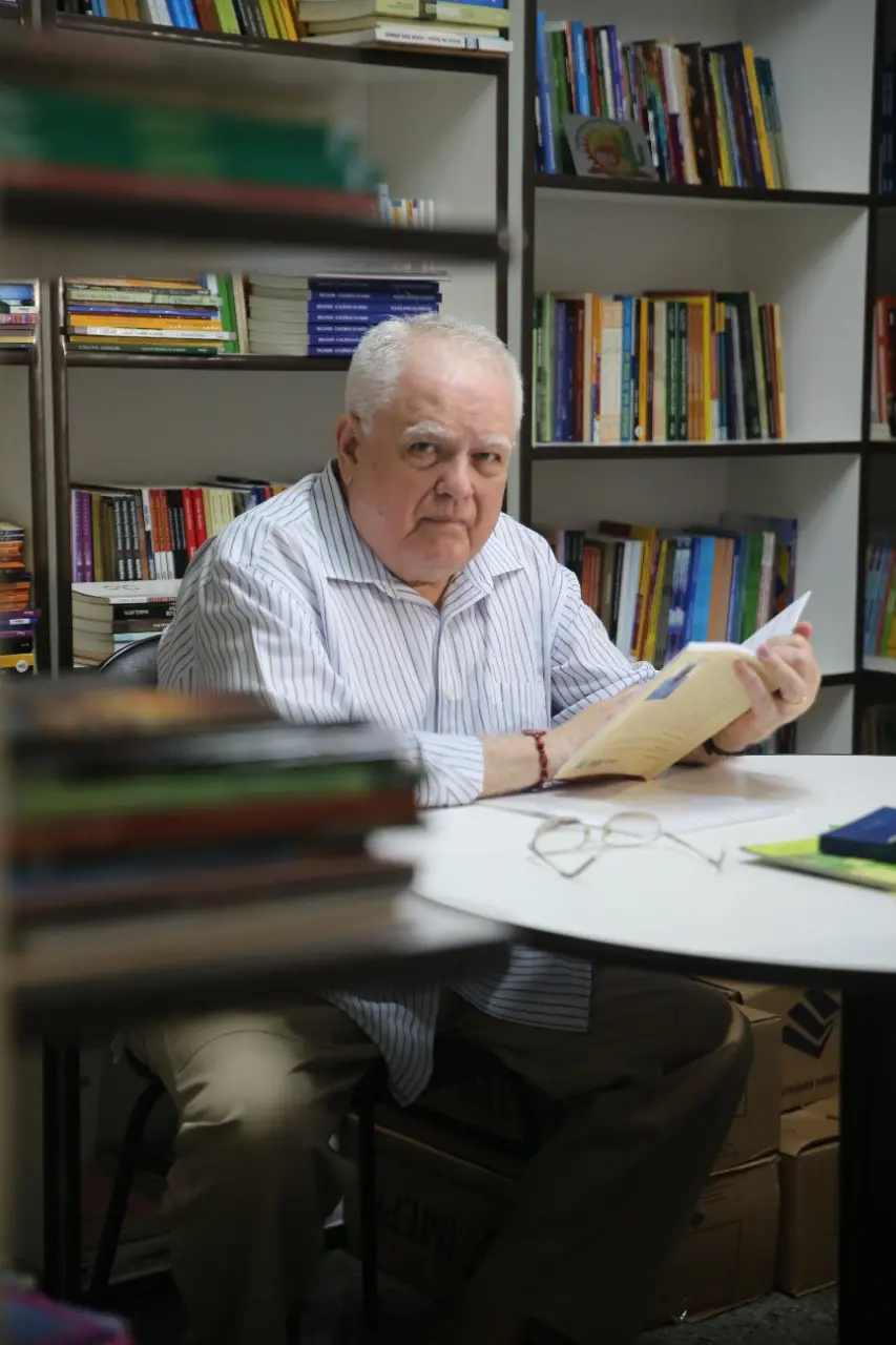 Gonzaga Mota é professor aposentado da UFC