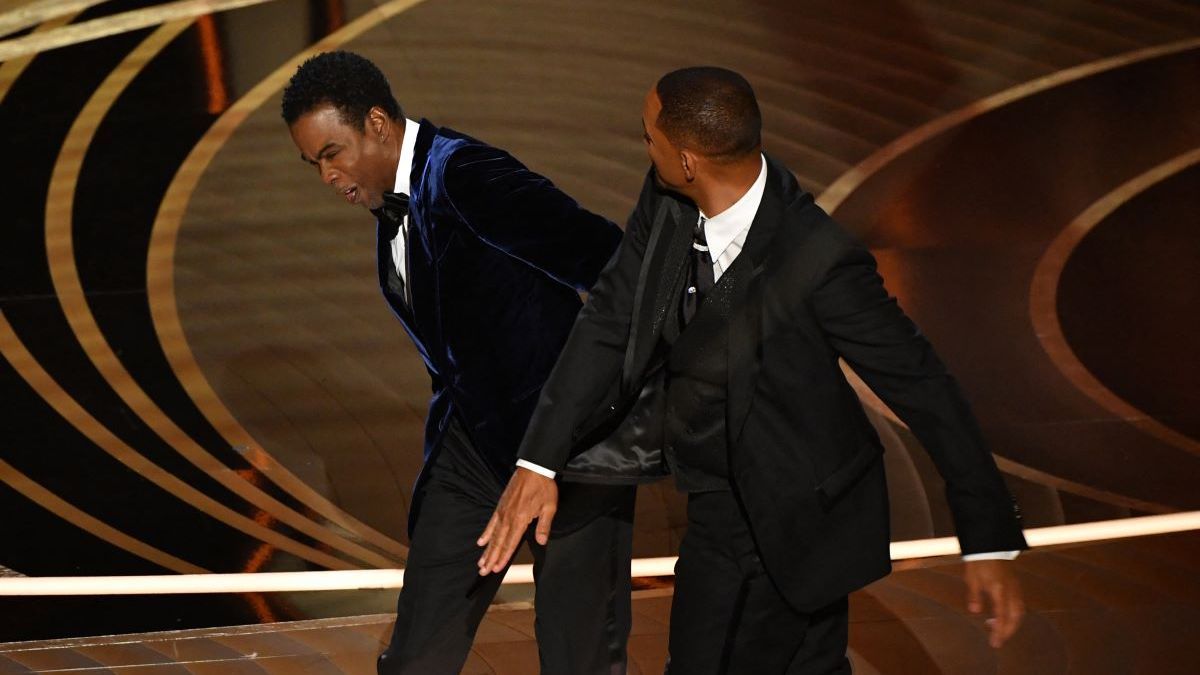 Will Smith bate em Chris Rock durante o Oscar após piada com Jada Pinkett-Smith