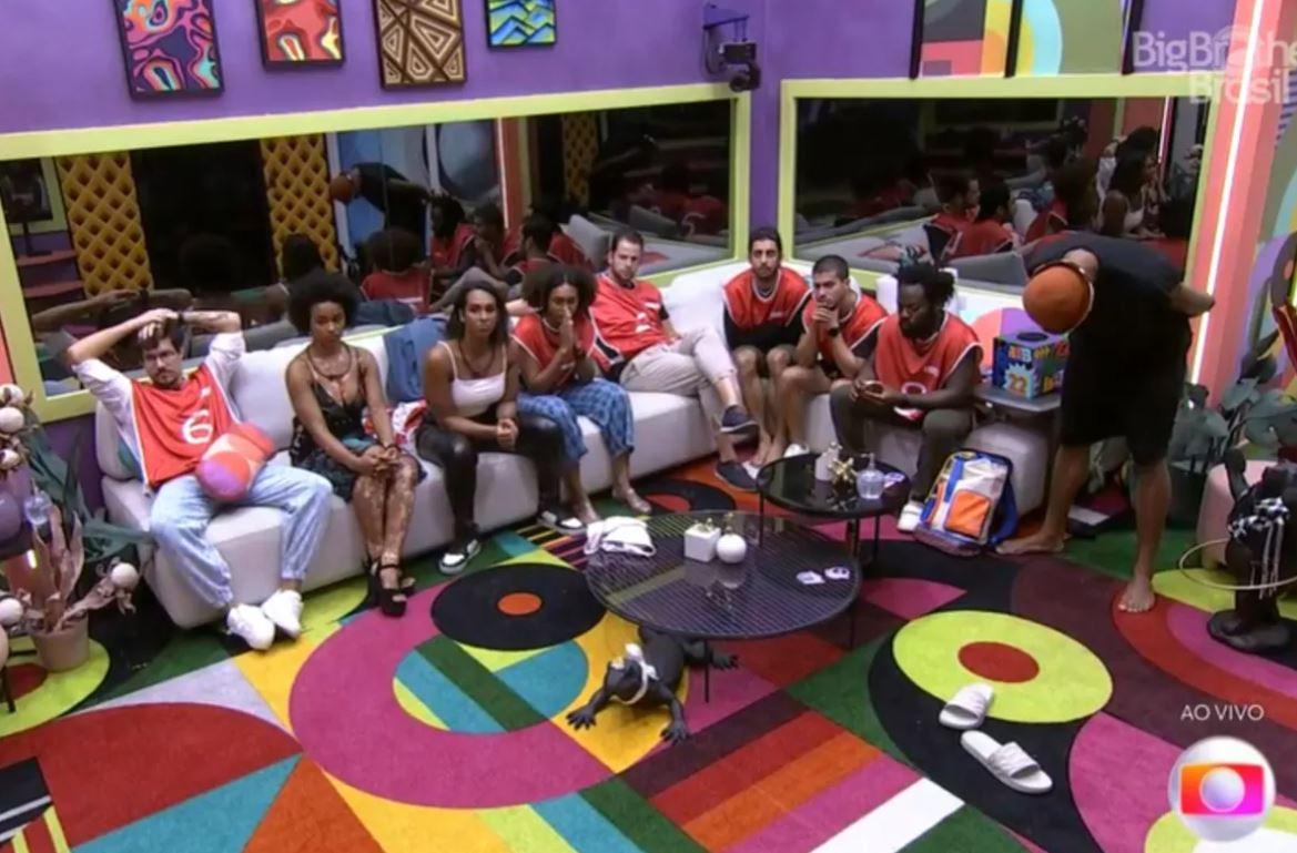 Participantes do BBB 22 na sala do programa