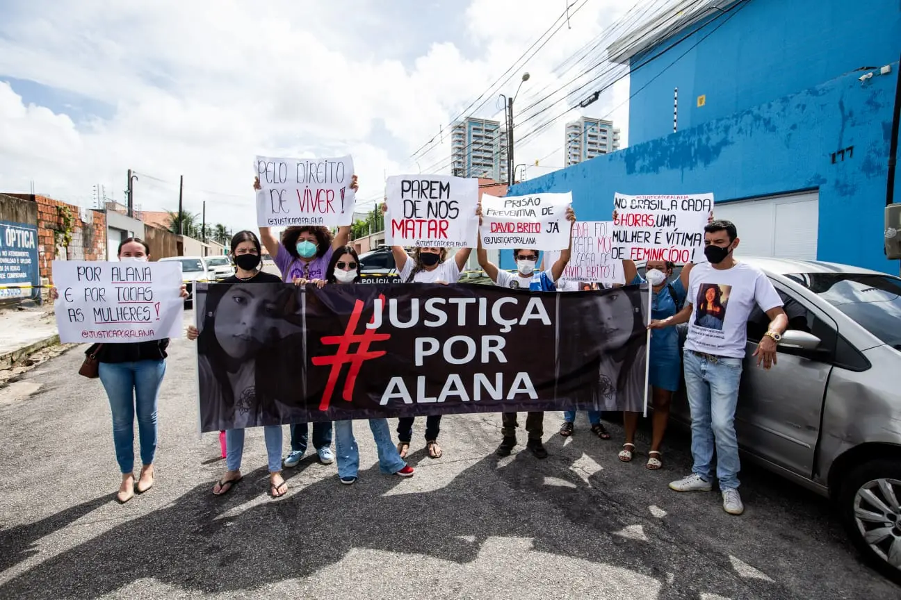 Familiares reunidos para protestar
