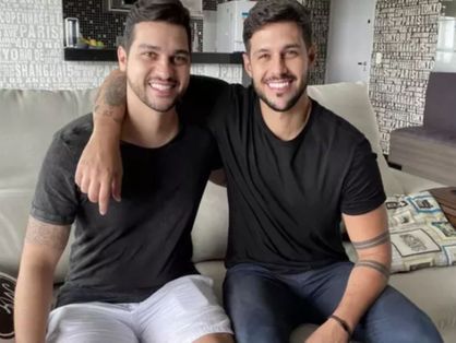 Diogo Mussi e Rodrigo Mussi abraçados em foto