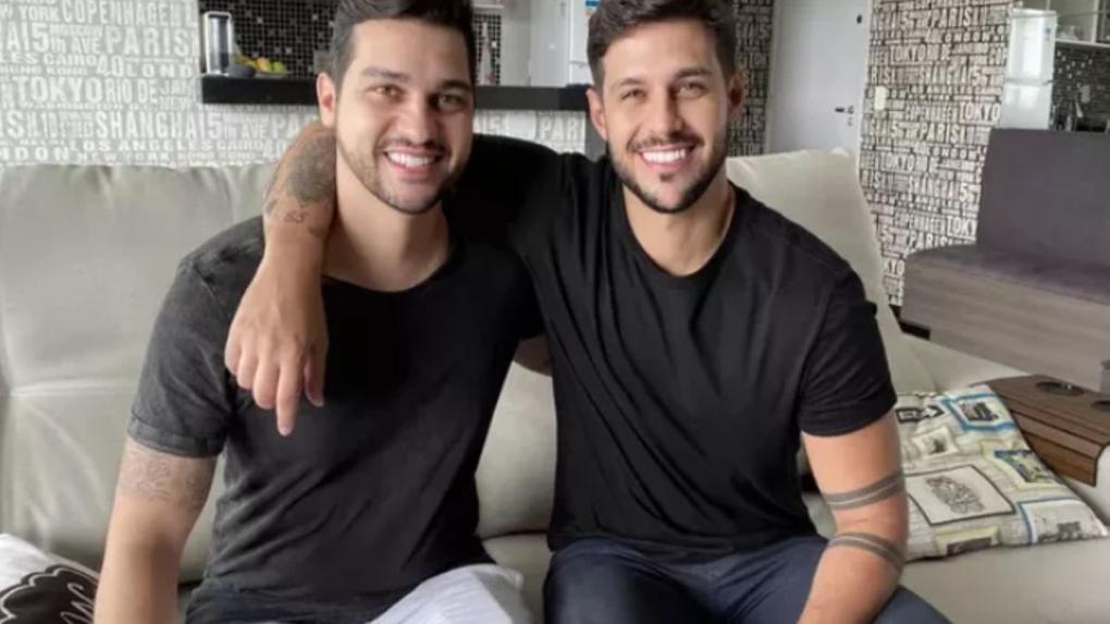Diogo Mussi e Rodrigo Mussi abraçados em foto