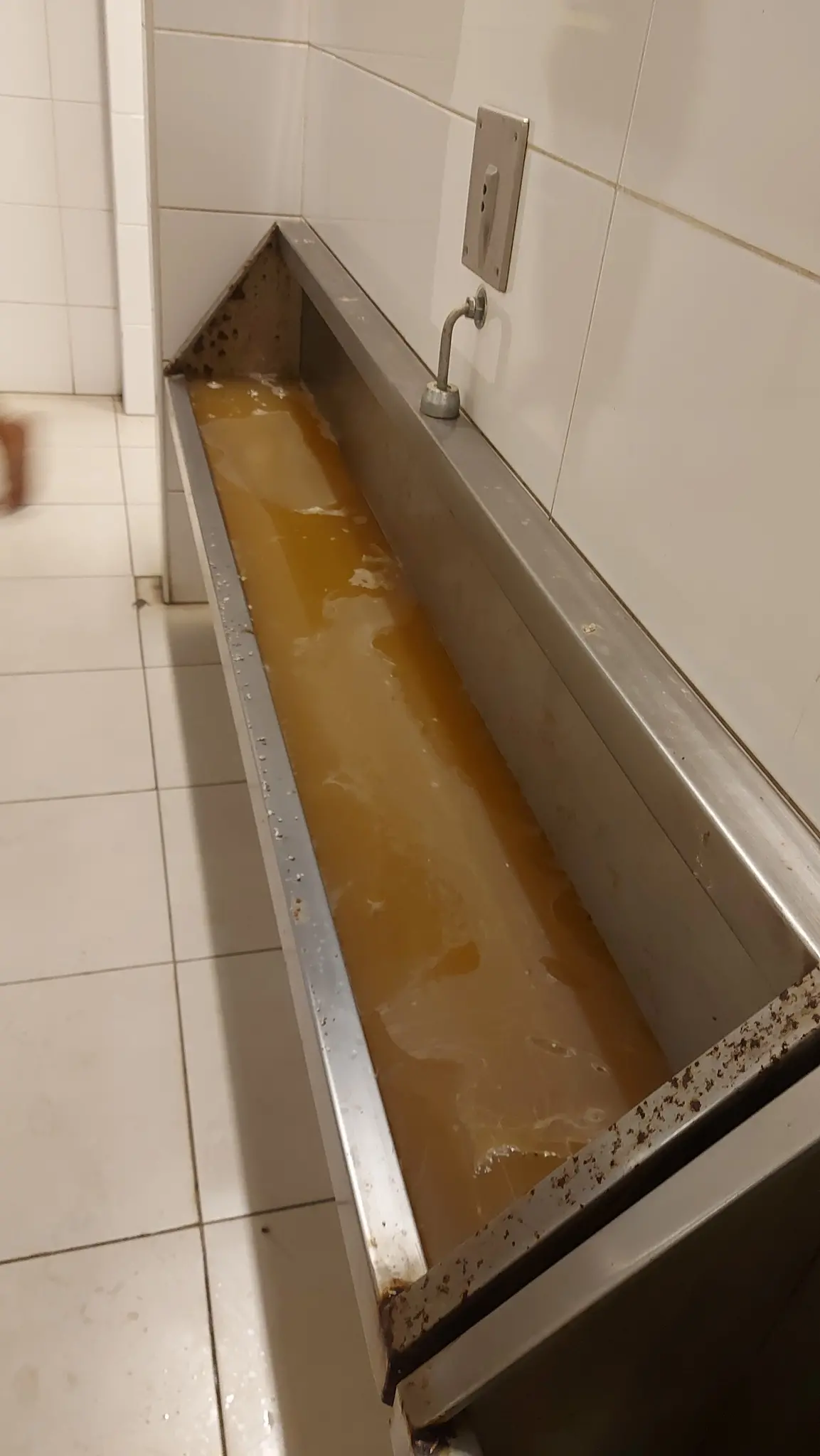 Banheiro da Arena Castelão com problemas